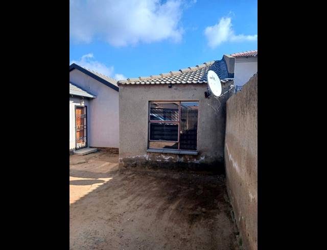 2 BEDROOM HOUSE FOR SALE IN BRAM FISCHERVILLE